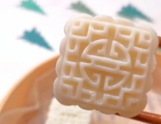 健脾養(yǎng)胃低熱量，氣血雙補(bǔ)桃花顏——三七山藥糕