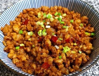 如果冰箱里只有一樣?xùn)|西，只能是它——萬能的三七肉臊子